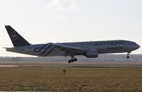 HL7733 @ EHAM - Skyteam colors - by ghans