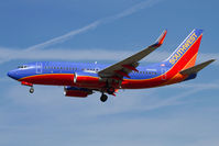 N258WN @ LAX - Southwest Airlines N258WN (FLT SWA922) from Nashville Int'l (KBNA) on short final to RWY 25L.