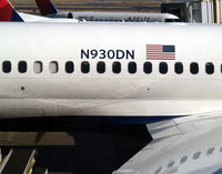 N930DN @ KDCA - DCA, VA - by Ronald Barker