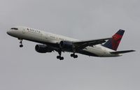 N673DL @ TPA - Delta 757 doing Kai Tak style approach at TPA due to nearby MacDill Air Show - by Florida Metal