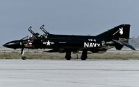 158358 @ KNTD - taxying to the active - by Friedrich Becker