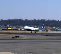 N111HQ @ KDCA - Landing DCA, VA - by Ronald Barker