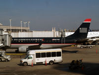 N817MD @ KDCA - DCA, VA with bus 152 - by Ronald Barker