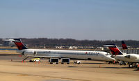 N933DN @ KDCA - DCA, VA - by Ronald Barker
