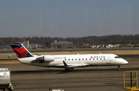N8894A @ KDCA - Taxi DCA - by Ronald Barker