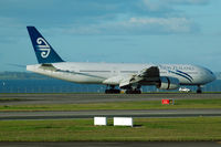 ZK-OKC @ NZAA - Great braking action - by Micha Lueck