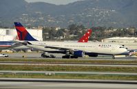 N857NW @ KLAX - Taxiing to gate - by Todd Royer