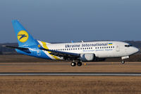 UR-GAU @ VIE - Ukraine International - by Chris Jilli
