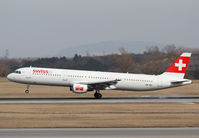 HB-IOD @ LOWW - Swiss Air Lines Airbus A321