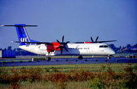 OY-KCH @ EKCH - Copenhagen Kastrup 23.9.05 - by leo larsen