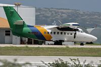HI-698CT @ TNCB - Waiting in the hot sun of Bonaire. - by Connector
