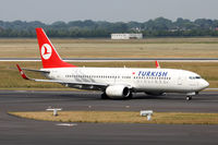 TC-JFK @ EDDL - Turkish to IST - by Loetsch Andreas