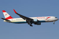 OE-LAT @ VIE - Austrian Airlines - by Joker767