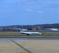 N277SK @ KDCA - Landing DCA - by Ronald Barker