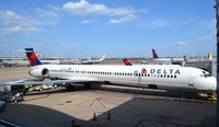 N932DN @ KDCA - DCA, VA - by Ronald Barker