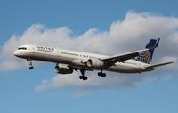 N77871 @ KORD - Boeing 757-300 - by Mark Pasqualino