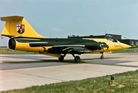 21 67 @ ETSB - taxying to the active - by Friedrich Becker
