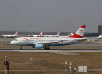 OE-LBQ @ LOWW - Austrian Airlines Airbus A320 - by Thomas Ranner