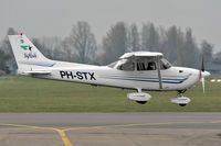 PH-STX @ EHTE - Final corrections before touchdown.