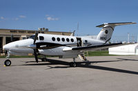N6HU @ MRC - Harding University's beautiful King Air visiting Maury County. - by Connector