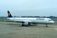 D-AIDJ @ EGLL - Lufthansa - by Chris Hall