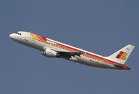EC-HUK @ LOWW - Iberia Airbus A320 - by Thomas Ranner