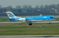 PH-KZR @ EDDL - KLM Cityhopper, on short finals for runway 05R at Düsseldorf Int´l (EDDL) - by A. Gendorf