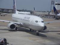 N37409 @ IAH - 737-900 - by christian maurer