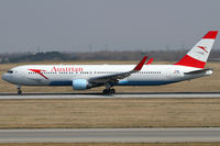 OE-LAZ @ VIE - Austrian Airlines - by Joker767