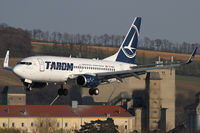 YR-BGH @ VIE - Tarom