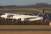 SP-LND @ VIE - LOT Polish Airlines - by Joker767
