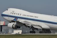 B-2461 @ LOWW - China Southern Boeing 747-400 - by Dietmar Schreiber - VAP