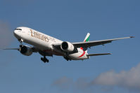 A6-EBK @ EGKK - Short final