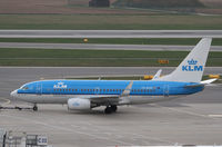 PH-BGR @ LOWW - white-nosed KLM Boeing 737