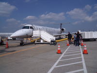 N13978 @ IAH - ERJ-145 GOING TO CVG - by christian maurer