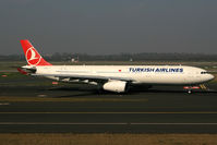 TC-JNM @ DUS - visitor - by Wolfgang Zilske