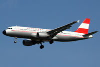 OE-LBP @ LOWW - Austrian - by Loetsch Andreas