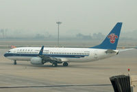 B-5122 @ ZLXY - At Xi'an - by Micha Lueck