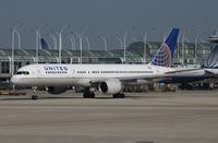 N538UA @ KORD - Boeing 757-200 - by Mark Pasqualino