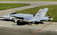 J-5011 @ LSMP - taxying to the active