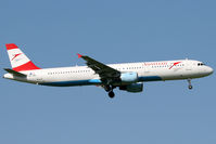 OE-LBA @ LOWW - named Salzkammergut - by Loetsch Andreas