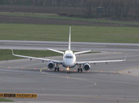 OE-LMK @ LOWW - Peoples Viennaline Embraer 170 - by Thomas Ranner