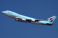 HL7439 @ LOWW - Korean Air Cargo