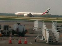 A6-EWJ @ IAH - Boeing 777 - by christian maurer