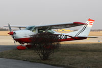OE-DGB @ LOAV - Cessna at LOAV