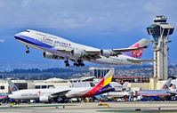 B-18211 @ KLAX - B-18211 China Airlines Boeing 747-409 (cn 33735/1354)

Los Angeles International Airport (IATA: LAX, ICAO: KLAX, FAA LID: LAX)
TDelCoro
April 11, 2012 - by Tomás Del Coro