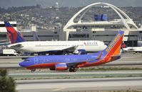 N552WN @ KLAX - Taxiing to gate at LAX - by Todd Royer