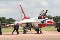 86-0281 @ FFD - Thunderbirds on the flight line at Royal International Air Tattoo 2007 - by Steve Staunton
