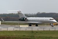 G-XXRS @ LOWW - BD700