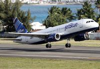 N585JB @ TNCM - N585JB